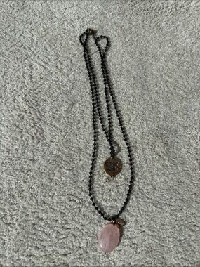 Unknown Brand Black Beaded Necklace with Pink Rose Quartz Pendant